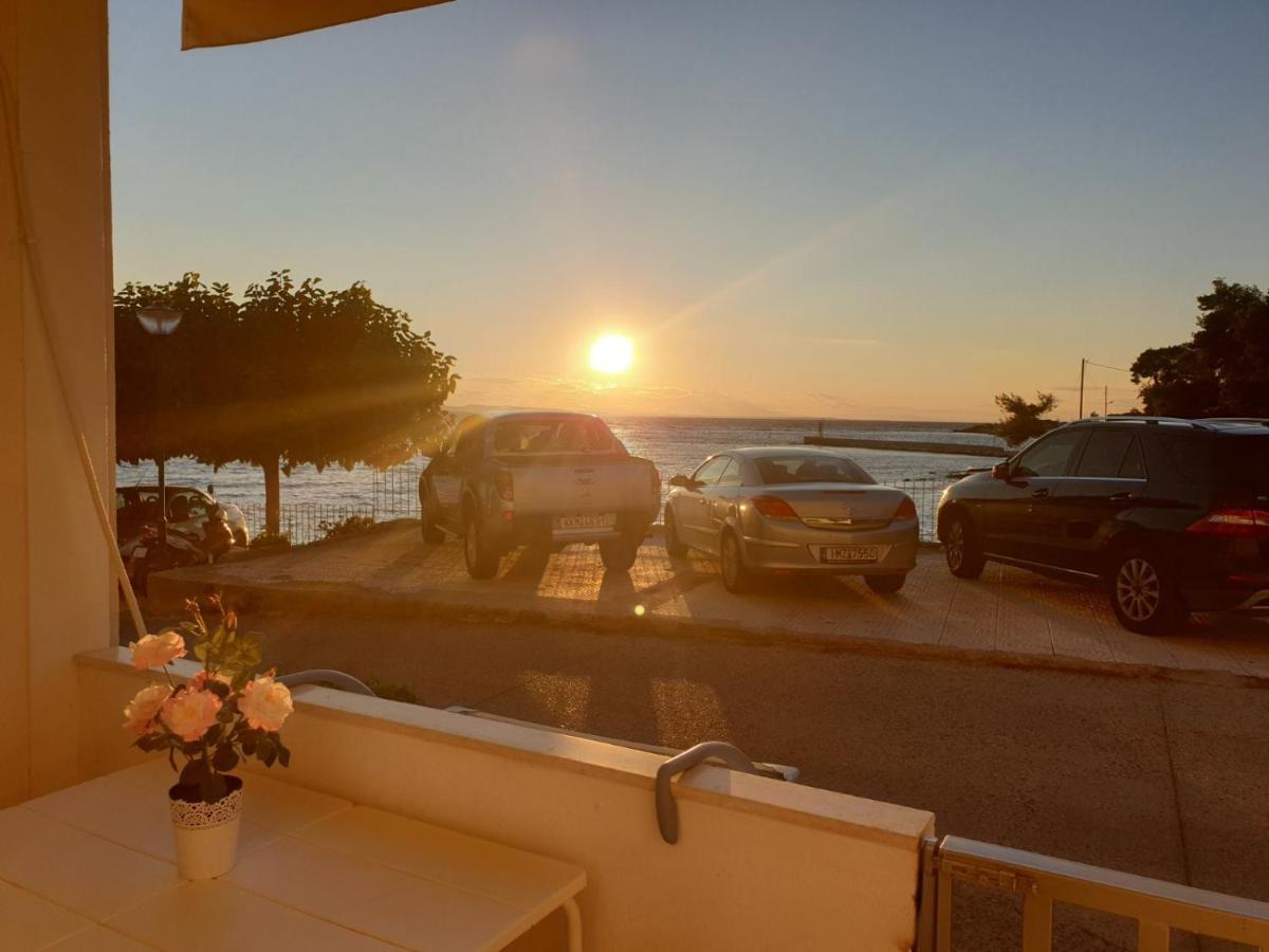 Sunset_Apartments Only 15 Meters From The Sea Neos Marmaras Exterior foto