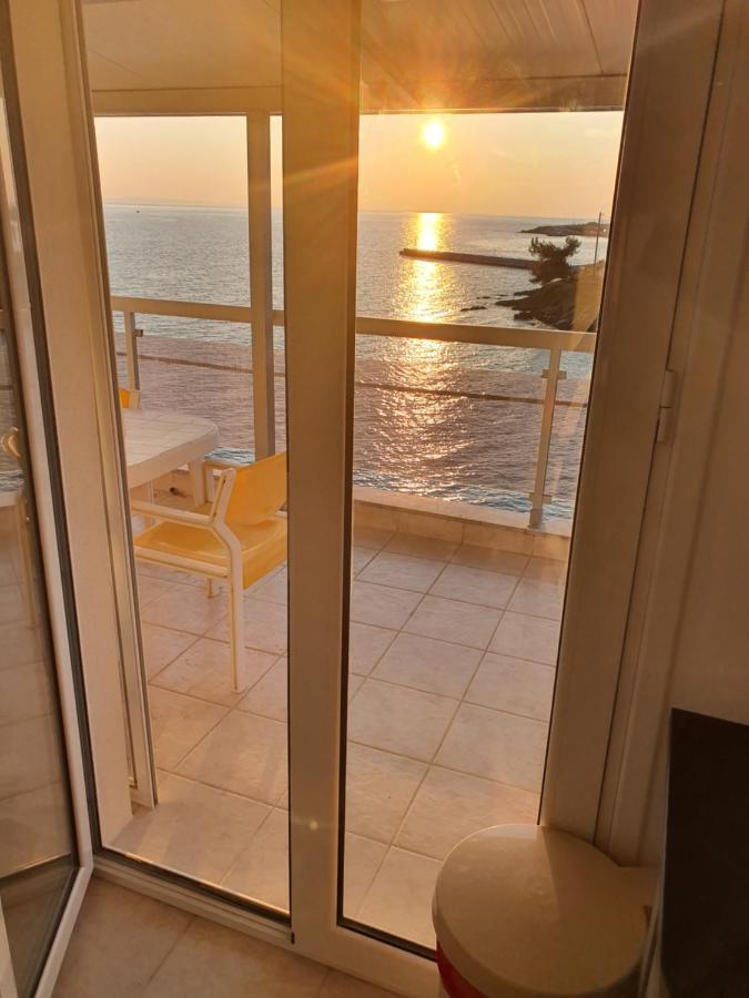 Sunset_Apartments Only 15 Meters From The Sea Neos Marmaras Exterior foto