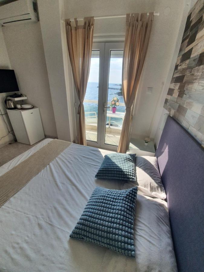 Sunset_Apartments Only 15 Meters From The Sea Neos Marmaras Exterior foto