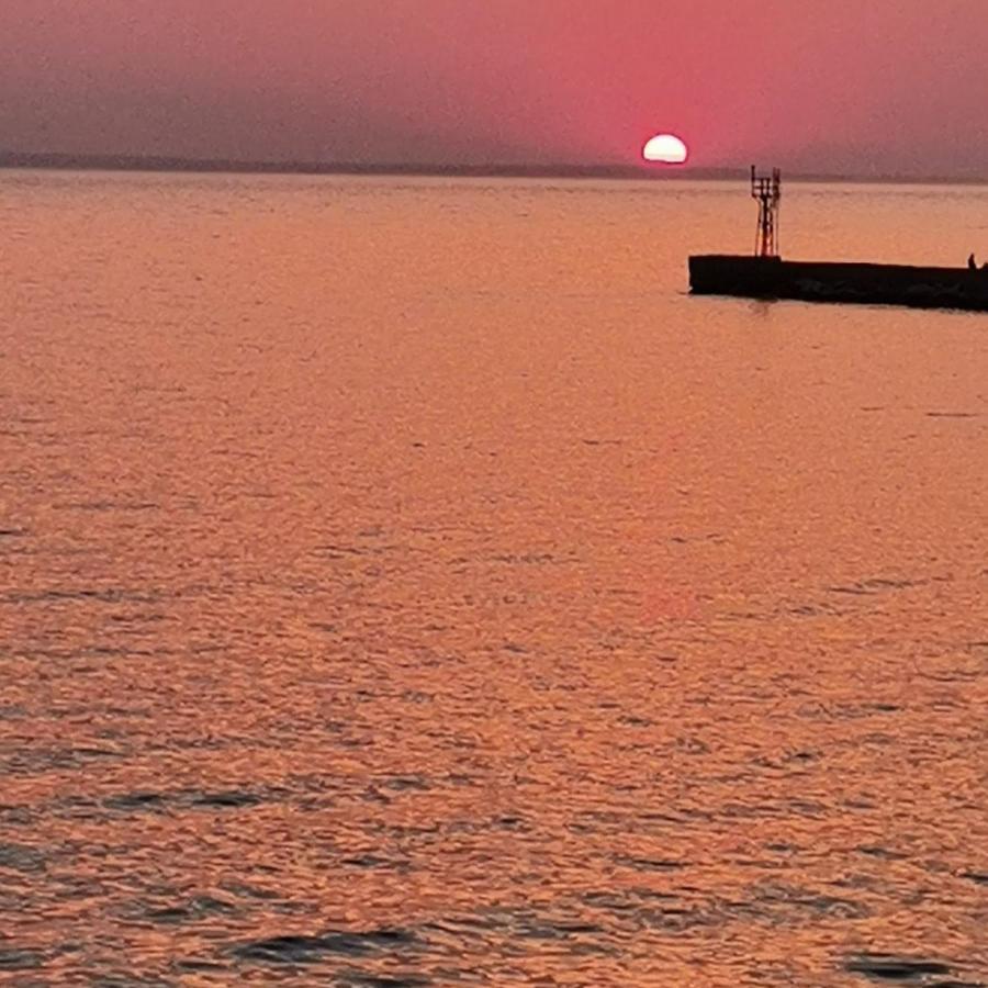 Sunset_Apartments Only 15 Meters From The Sea Neos Marmaras Exterior foto